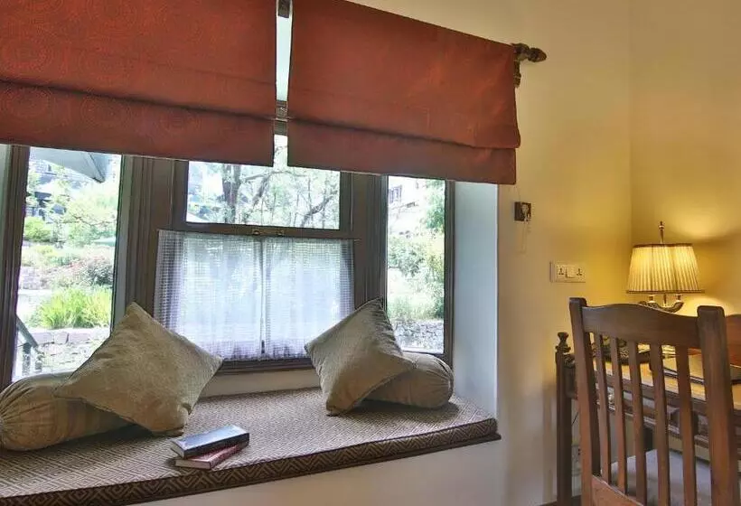 Отель The Himalayan