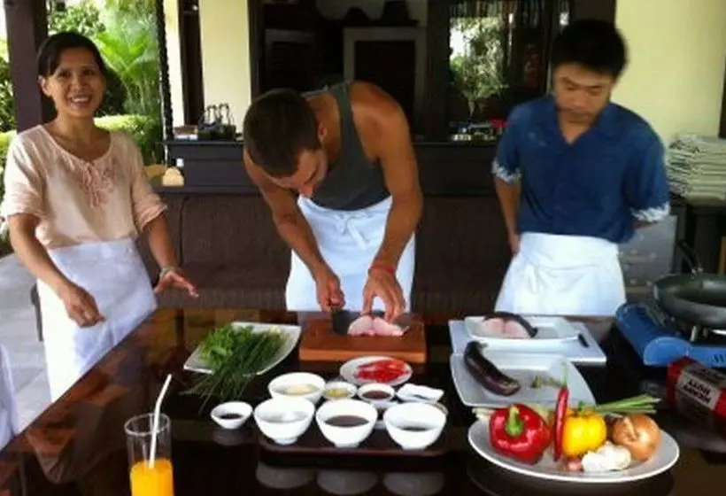 هتل Villa Hoa Su   Frangipani Village Resort
