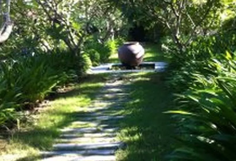 هتل Villa Hoa Su   Frangipani Village Resort