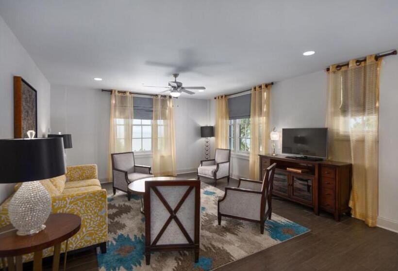 فندق White House