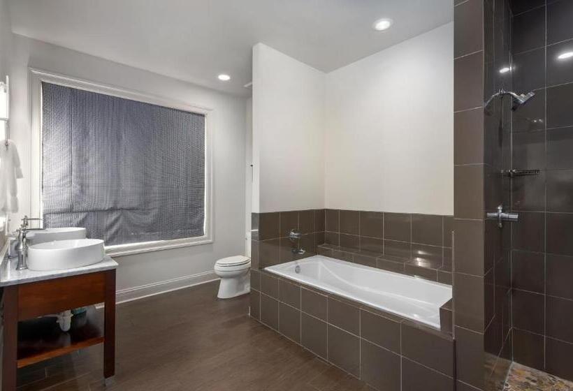 فندق White House