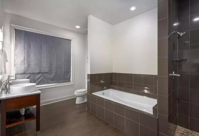 בית מלון כפרי White House