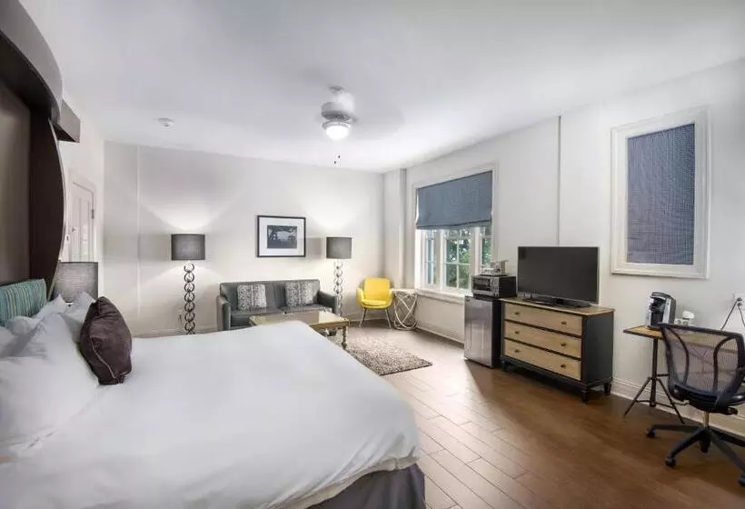 בית מלון כפרי White House