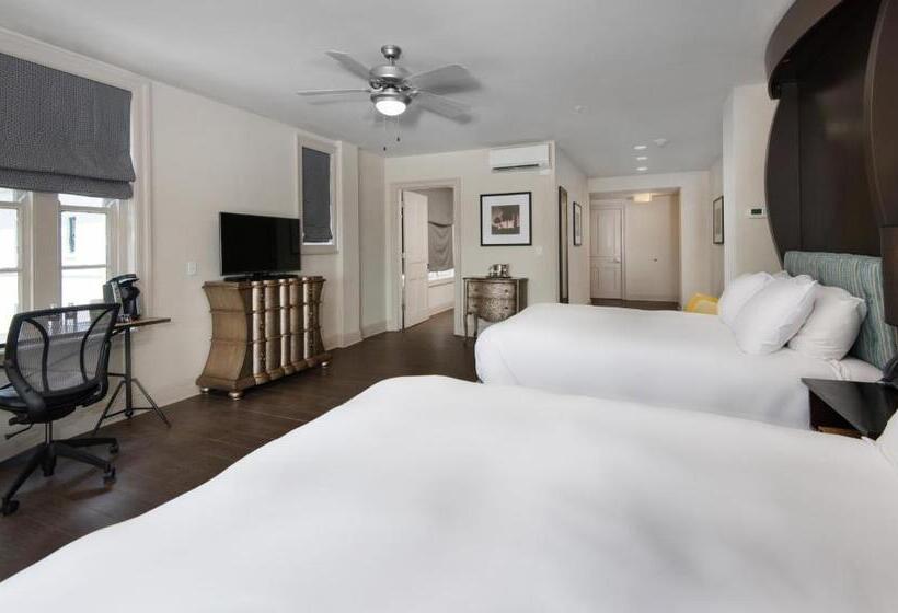 فندق White House