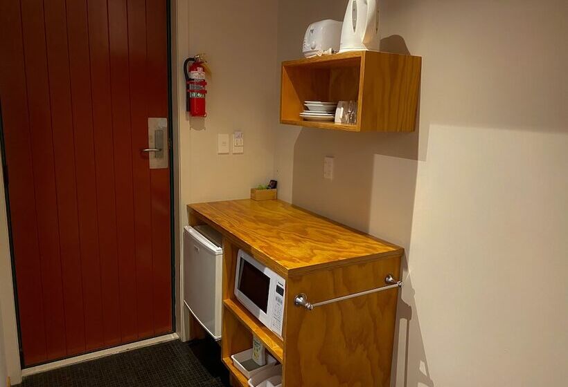 מוטל Waitomo Lodge