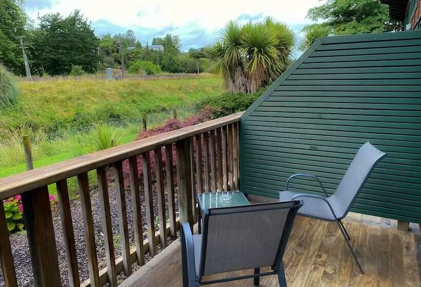 מוטל Waitomo Lodge