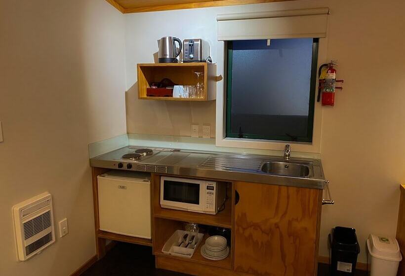 מוטל Waitomo Lodge