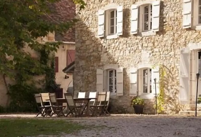 بنسيون Château D’orion