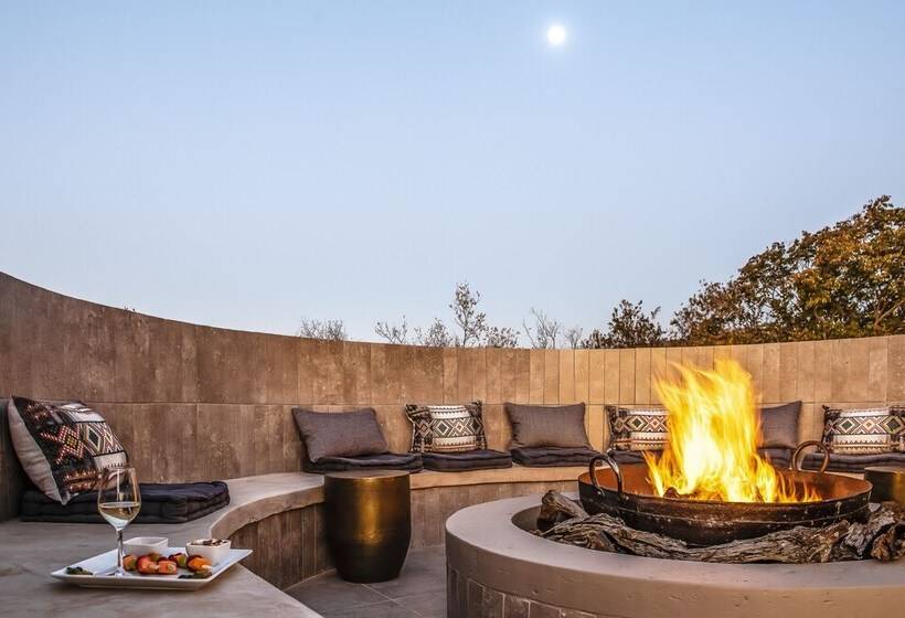 Отель Ingwe Lodge