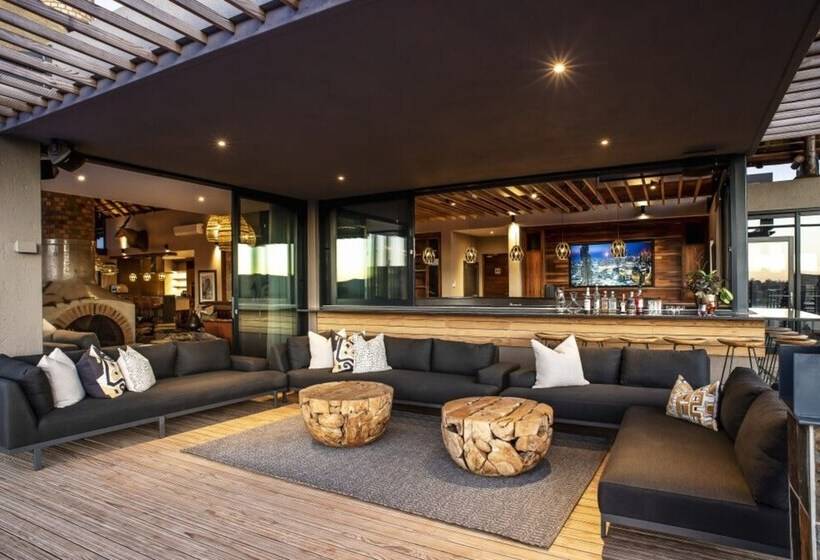 Отель Ingwe Lodge