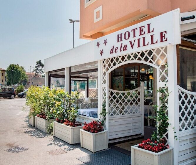 De La Ville Depandance Di Hotel Augustus