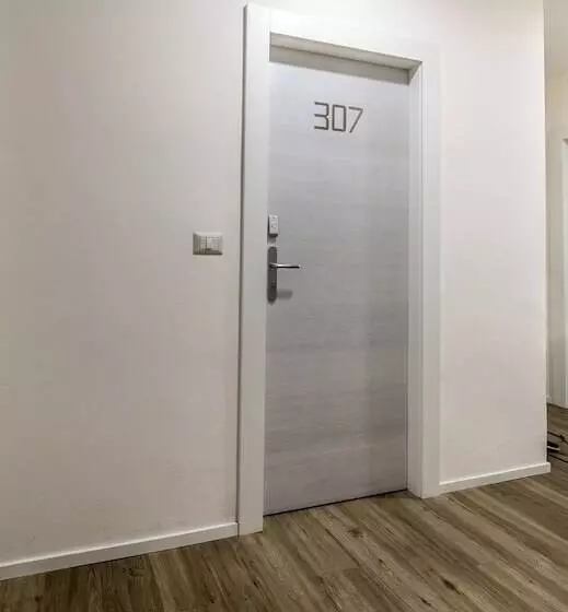 De La Ville Depandance Di Hotel Augustus