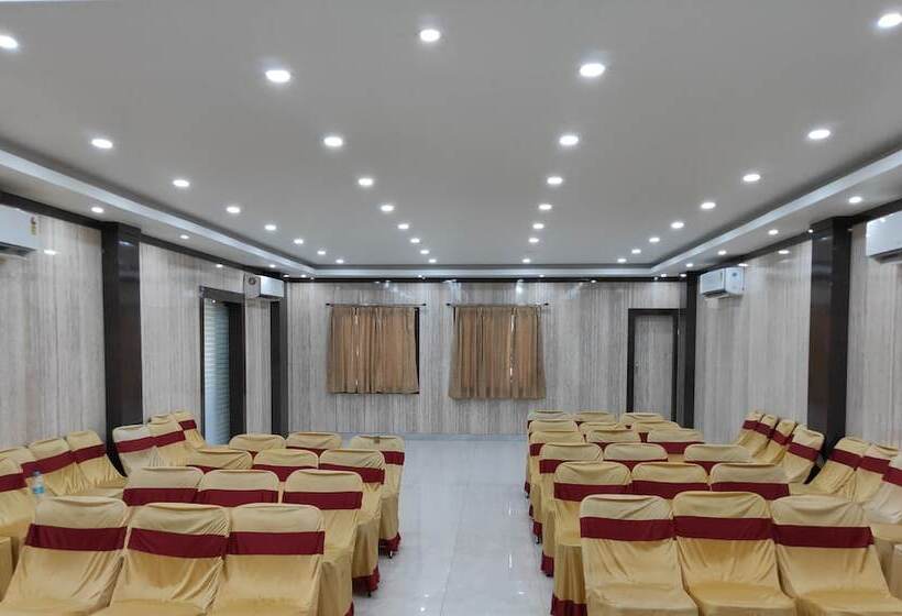 בית מלון כפרי Delta International