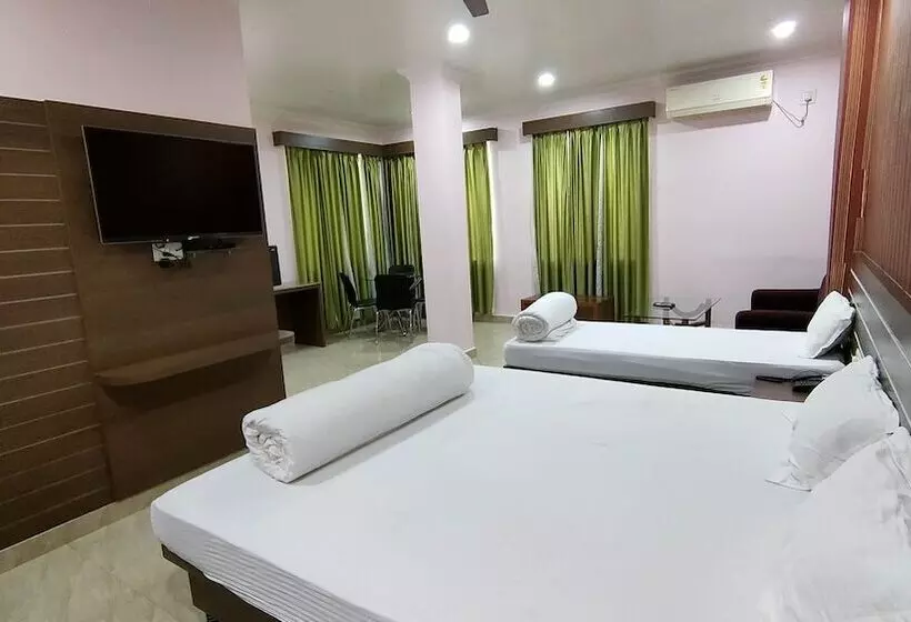 فندق Delta International