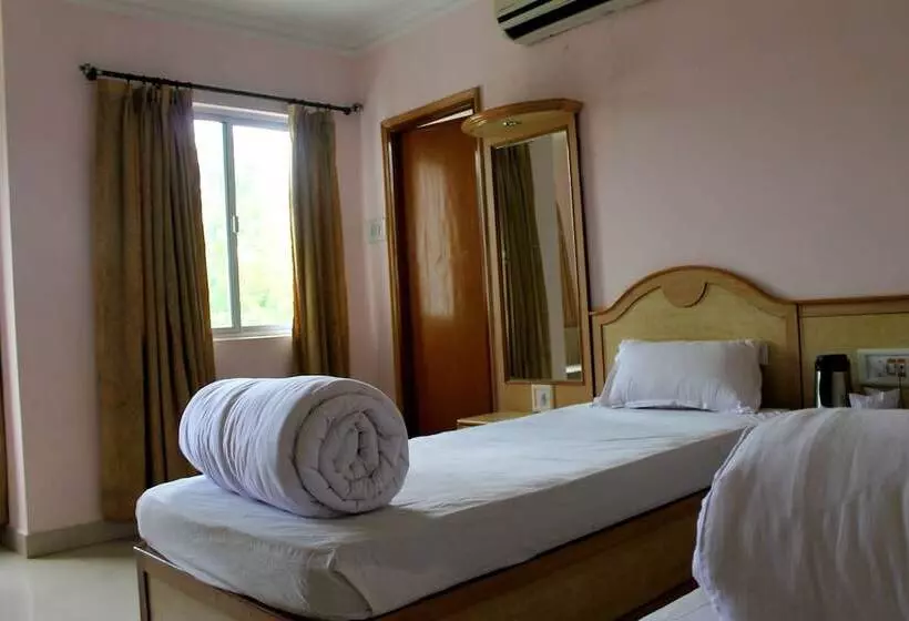 فندق Delta International