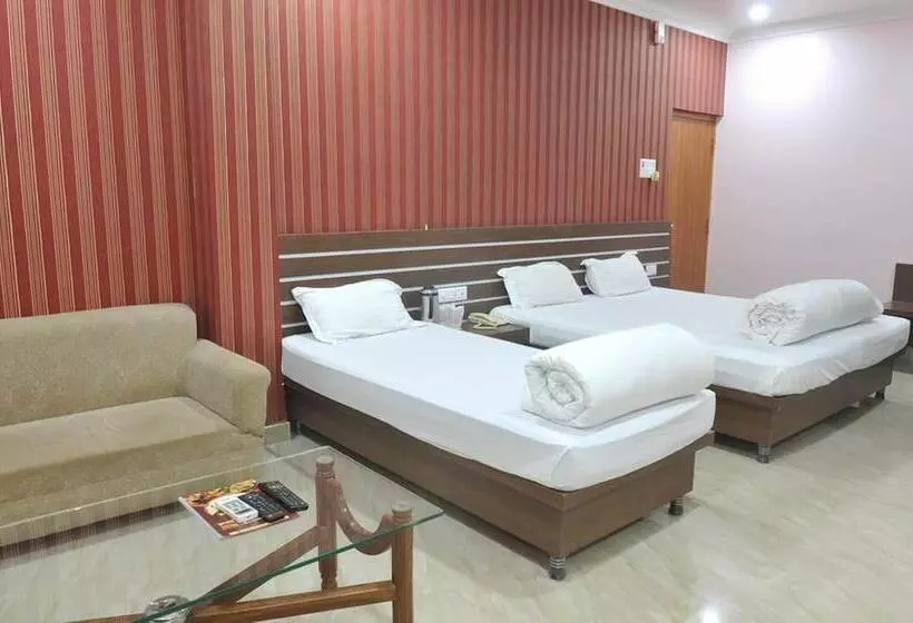 فندق Delta International