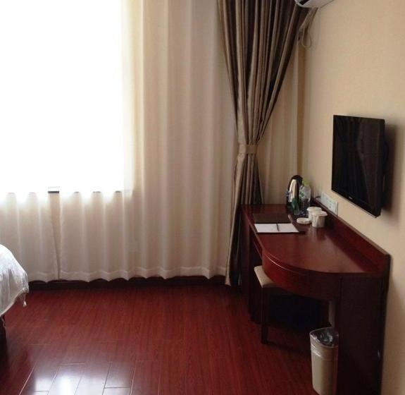 فندق Greentree Inn Qingdao Railway Station East Square Pichaiyuan Express