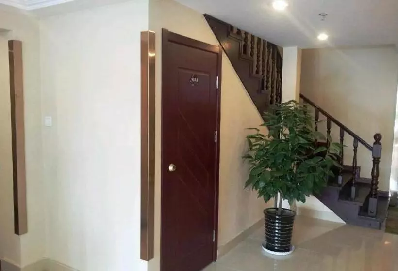 酒店 Greentree Inn Qingdao Railway Station East Square Pichaiyuan Express