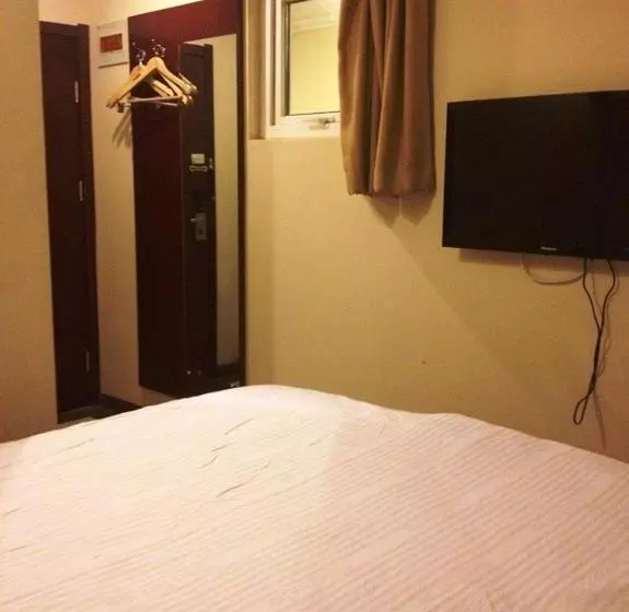 酒店 Greentree Inn Qingdao Railway Station East Square Pichaiyuan Express