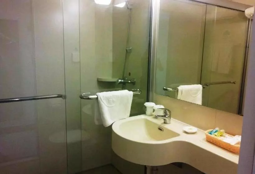 酒店 Greentree Inn Qingdao Railway Station East Square Pichaiyuan Express