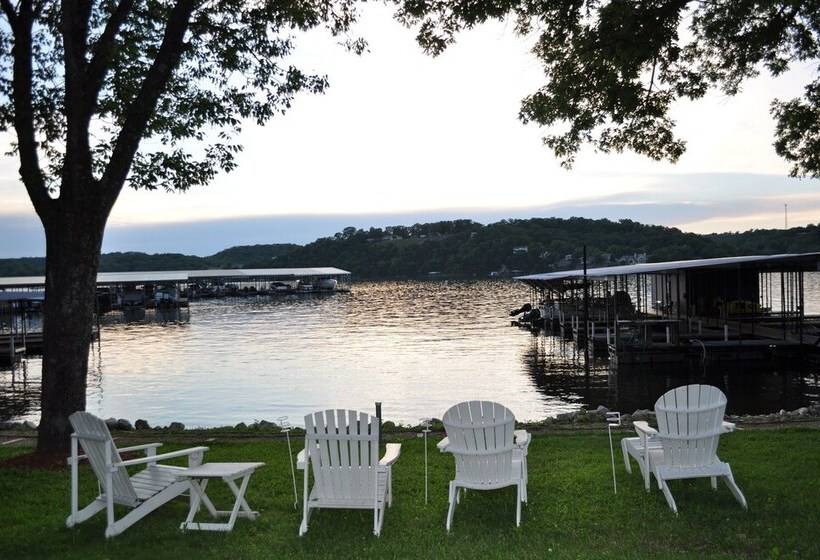 فندق Lake Breeze Resort