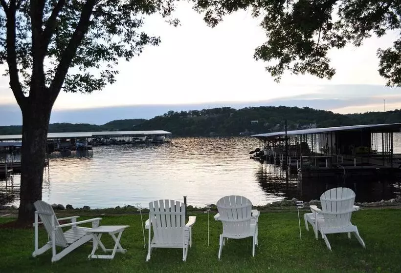 호텔 Lake Breeze Resort