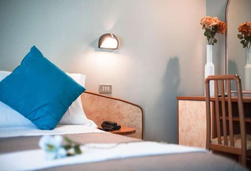 فندق Mediterraneo