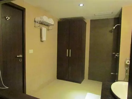 Hotel Pine Spring Wazir Bagh