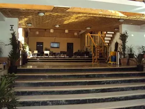 Hotel Pine Spring Wazir Bagh