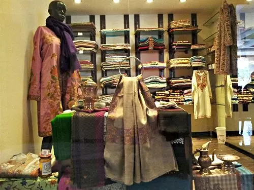 Hotel Pine Spring Wazir Bagh