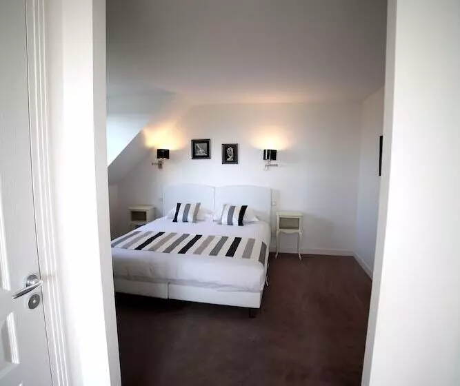 ホテル Restaurant Le Lion D Or