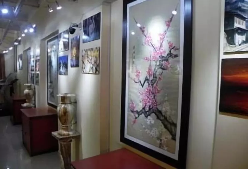 Отель Sunflower Guesthouse