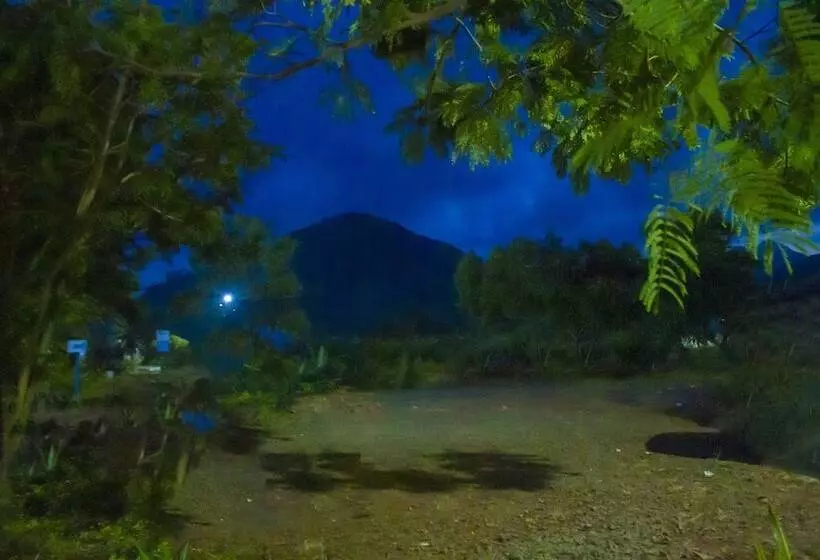 هتل The Place Resort At Tokeh Beach