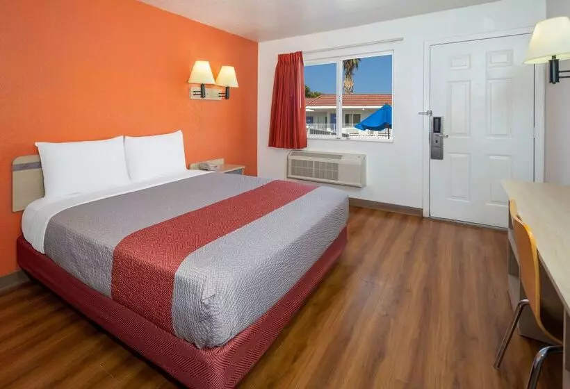 Мотель North Hills Inn