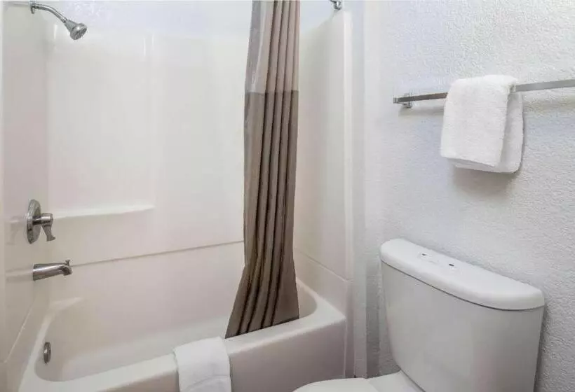 Мотель North Hills Inn