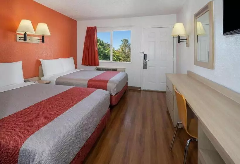 Мотель North Hills Inn