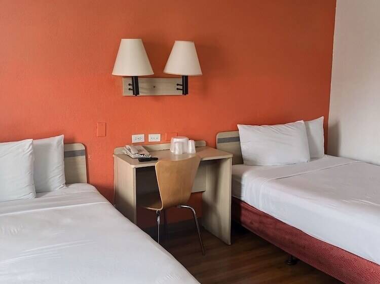 모텔 North Hills Inn