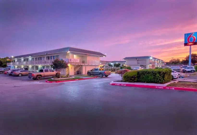Motel 6austin, Tx  North