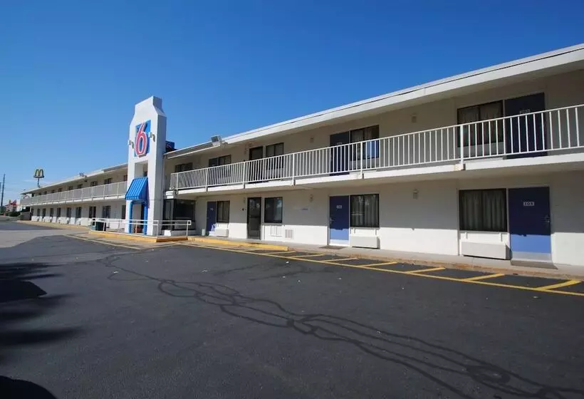 Motel 6chicopee, Ma Springfield