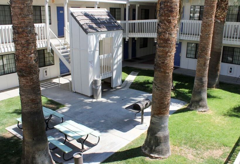 Motel 6coalinga, Ca  East