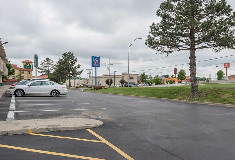 Motel 6kansas City, Mo  Airport