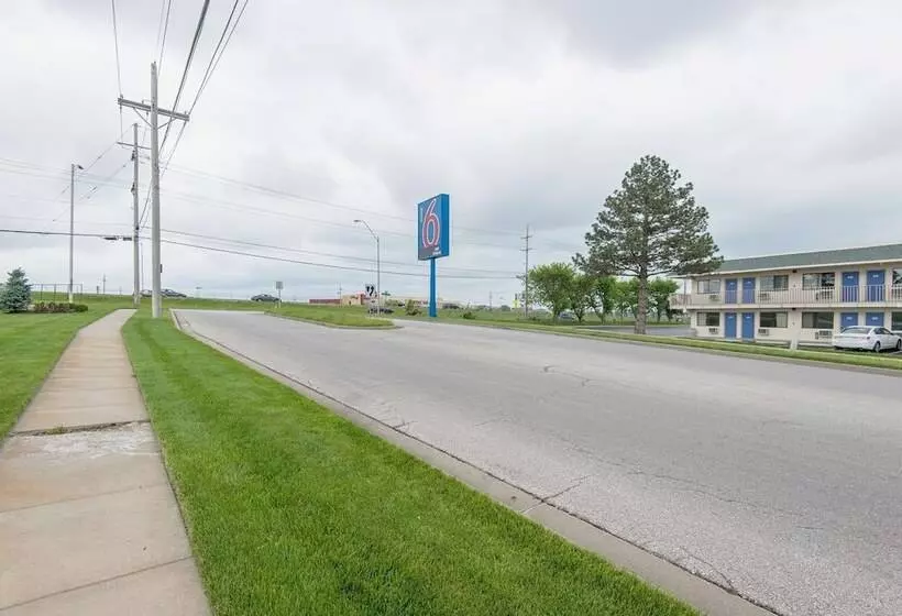 Motel 6kansas City, Mo  Airport