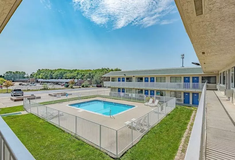 Motel 6kansas City, Mo  Airport