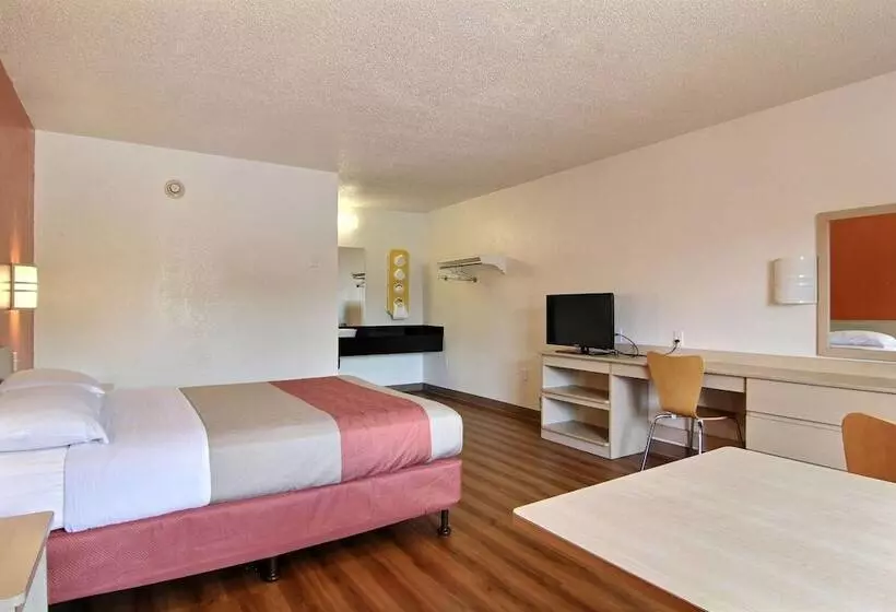 Motel 6middleburg Heights, Oh  Cleveland