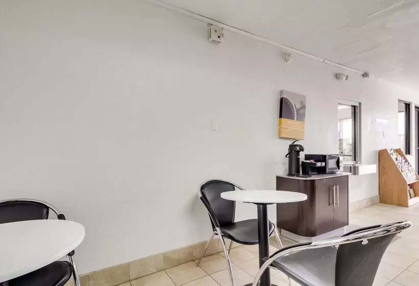 Мотель Avera Suites