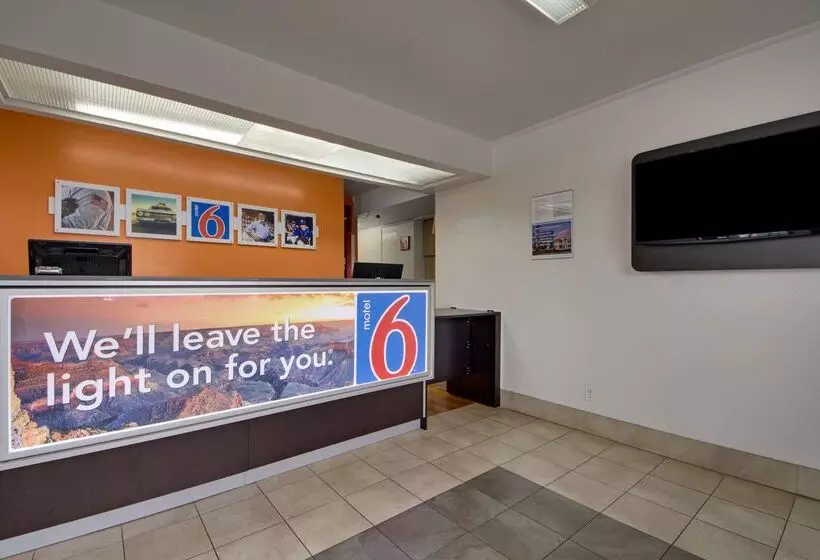 Мотель Avera Suites