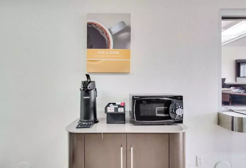 Мотель Avera Suites