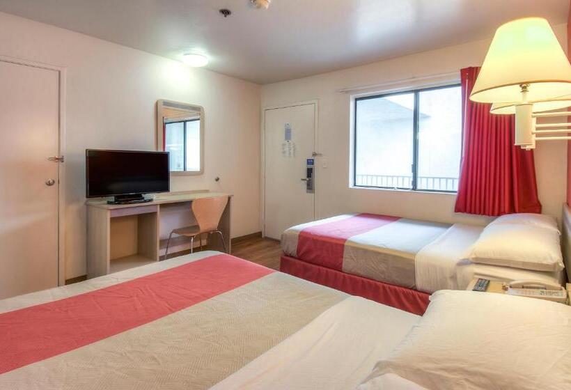 Motel 6oceanside, Ca