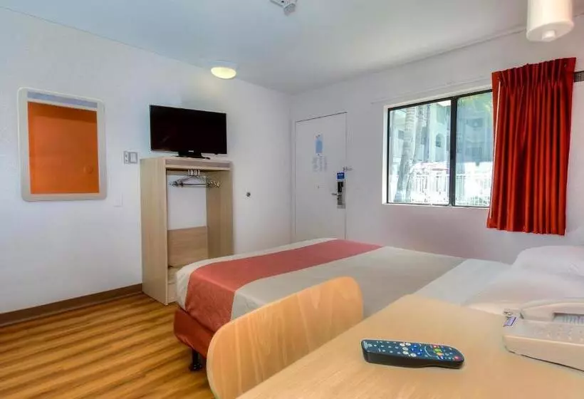 Motel 6oceanside, Ca