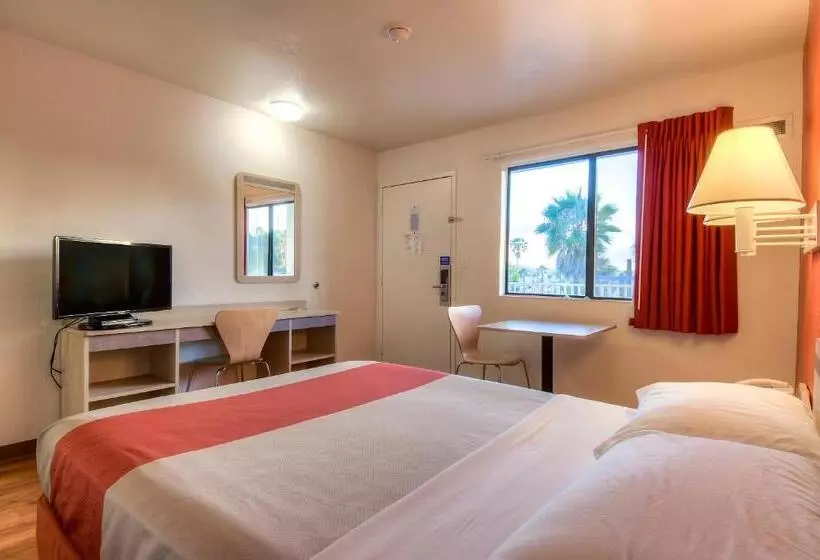 Motel 6oceanside, Ca